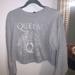 Graphic long sleeve tee (Queen!)